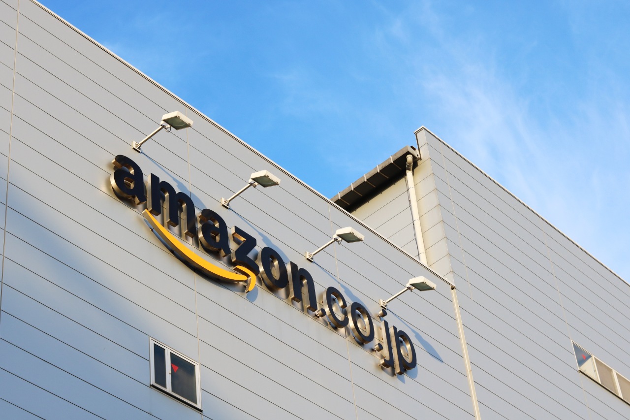 Amazon fulfillment center in Japanese ecommerce market