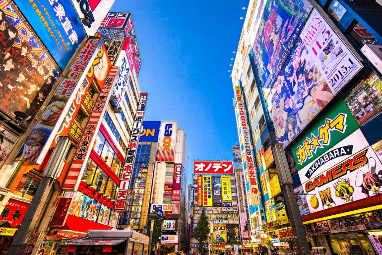 Examples of local advertising for businesses undertaking Japanese marketing translation 